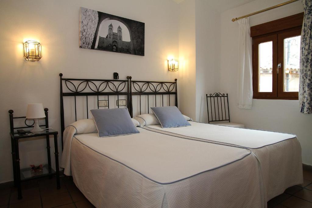 Hostal La Posada De Zocodover Толедо Экстерьер фото