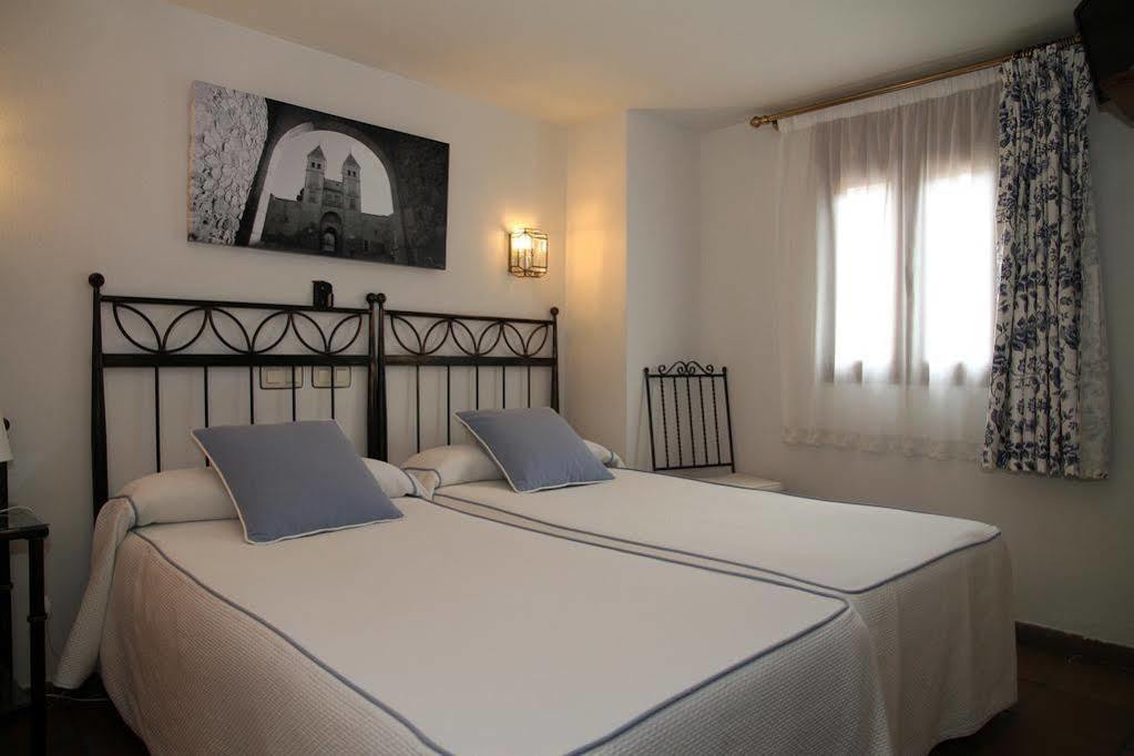 Hostal La Posada De Zocodover Толедо Экстерьер фото